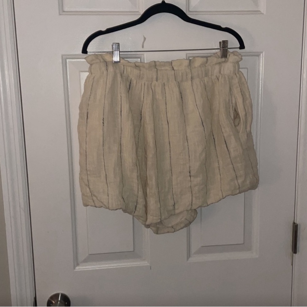 Free People Bubble Striped Shorts off white - Picture 2 of 6